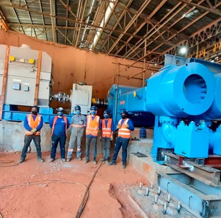 Movimentação de máquinas industriais em Contagem / Minas Gerais