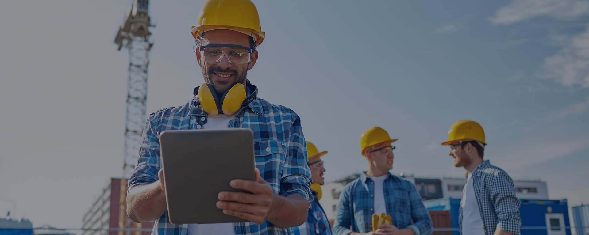 Equipamento da Go Guindastes em operação
